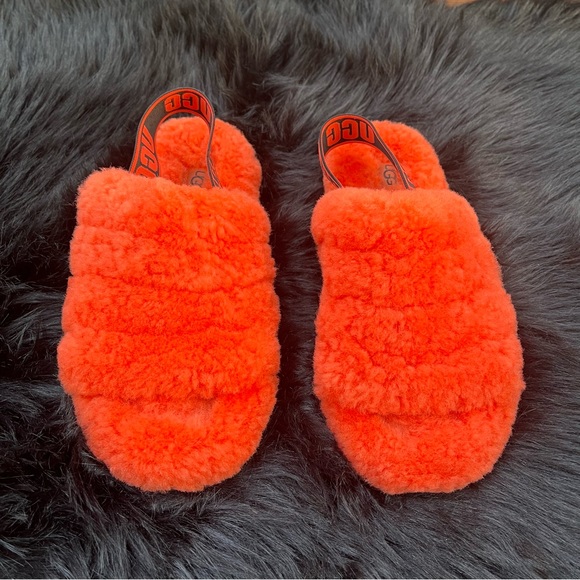 UGG Fluff Yeah Slippers - Picture 1 of 6